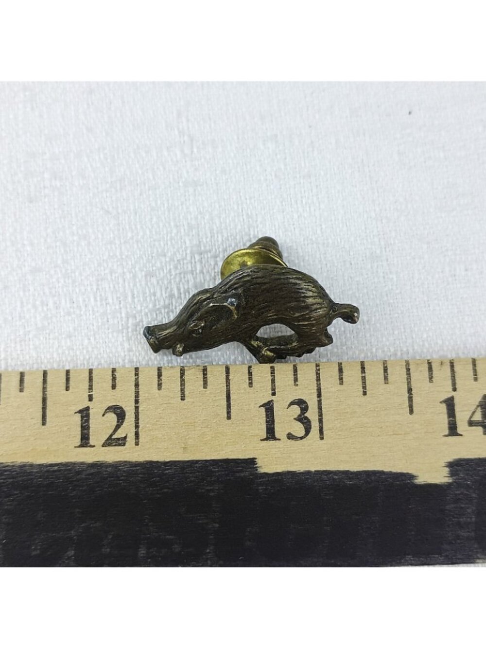 The University Of Arkansas Razorbacks Silver tarnish metal Wild Hog Lapel Pin - Picture 7 of 7